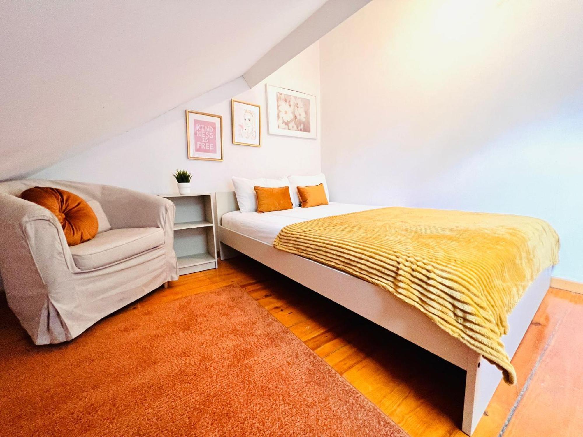 Albergue Bairro Alto, Location In Centre