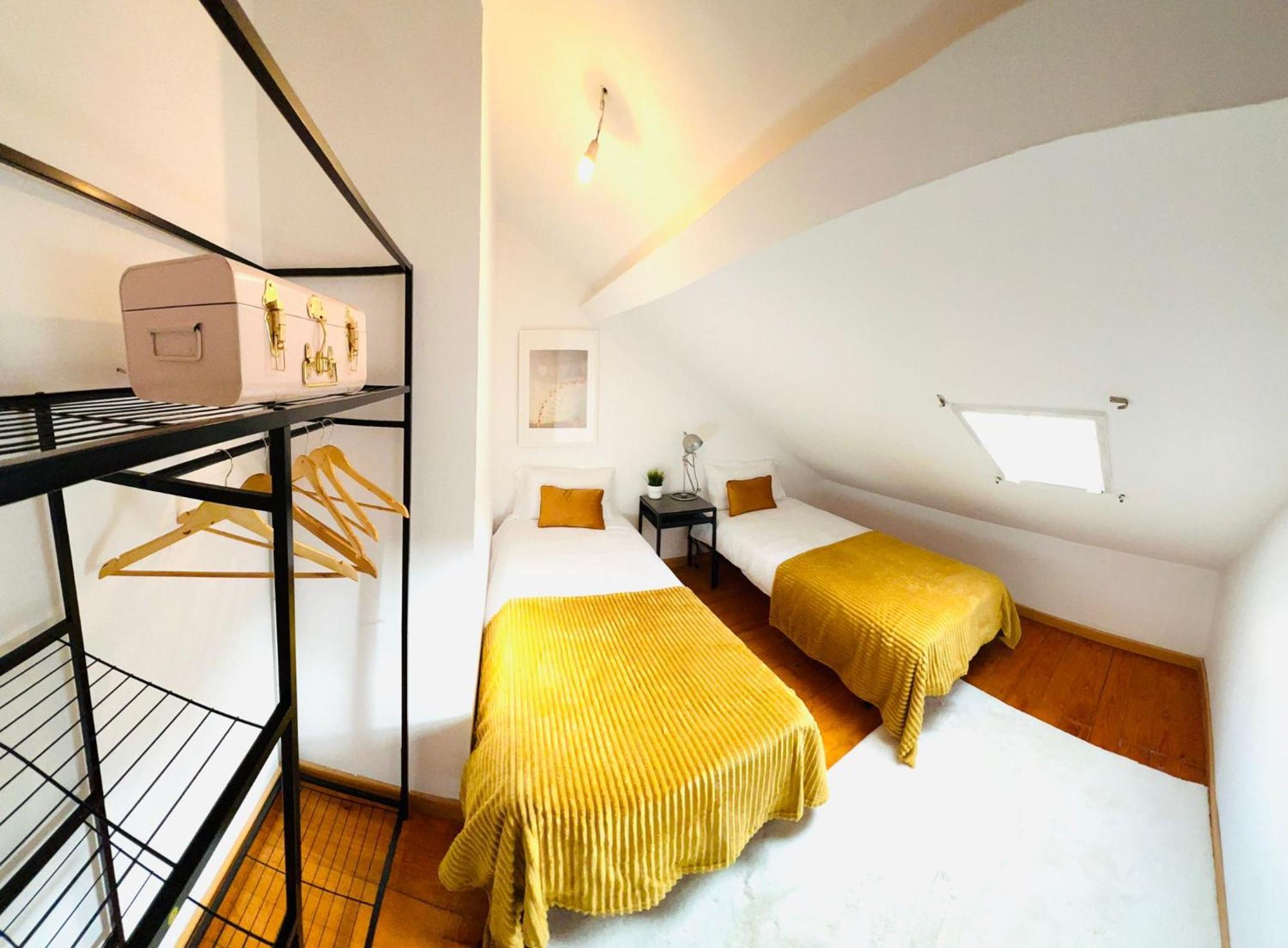 Albergue Bairro Alto, Location In Centre *
